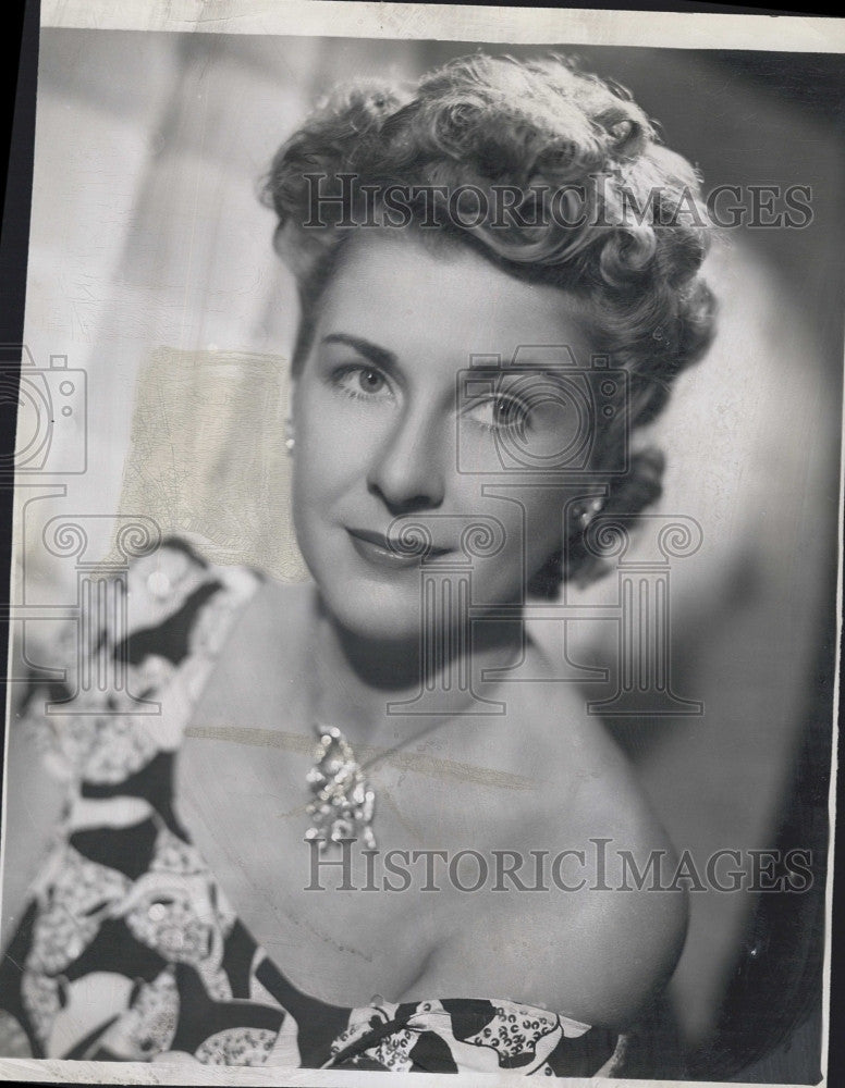 1947 Press Photo Actress and singer Shirley Ross appears on Bob Burns NBC Show - Historic Images