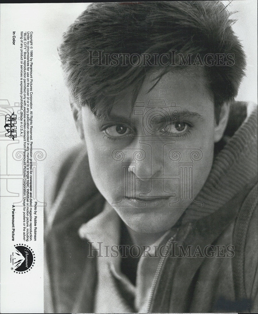 1986 Press Photo Judd Nelson &quot;Blue City&quot; - Historic Images