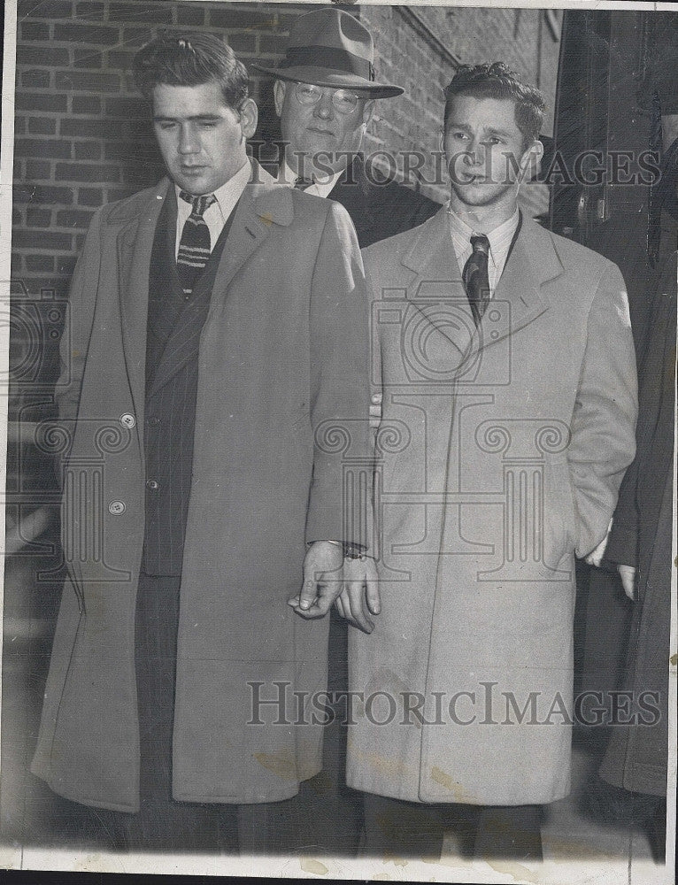 1947 Press Photo Michael Coggins, Jr., Ralph P. Dupont, enter court in Lowell - Historic Images