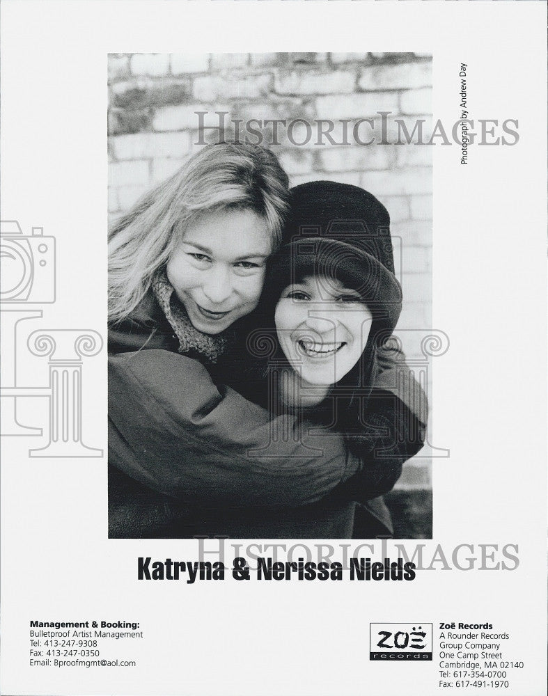 Press Photo Folk singers Katryna and Nerissa Nields - Historic Images