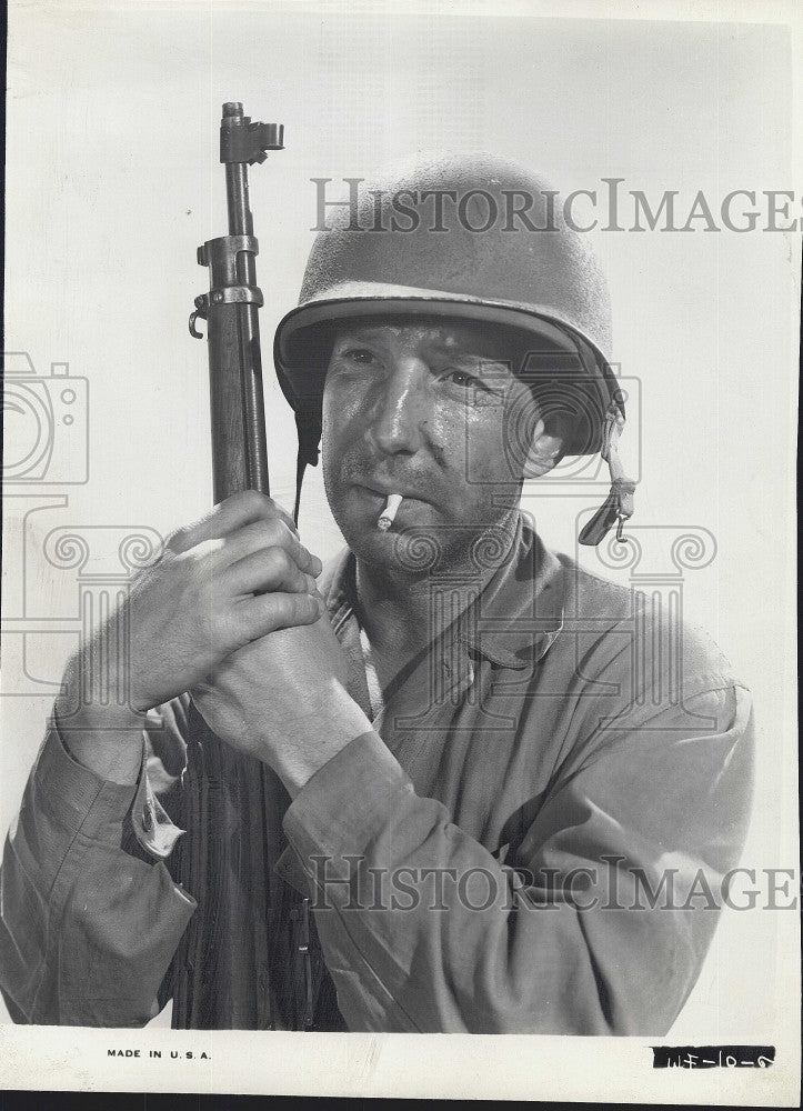 1944 Press Photo Lloyd Nolan in &quot;Guadalcanal Diary&quot; - Historic Images