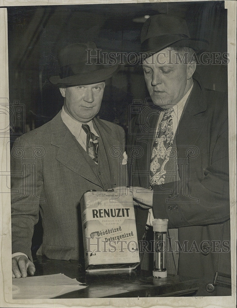 1949 Press Photo St Police Det S mead &amp; Lt Francis Dacey - Historic Images