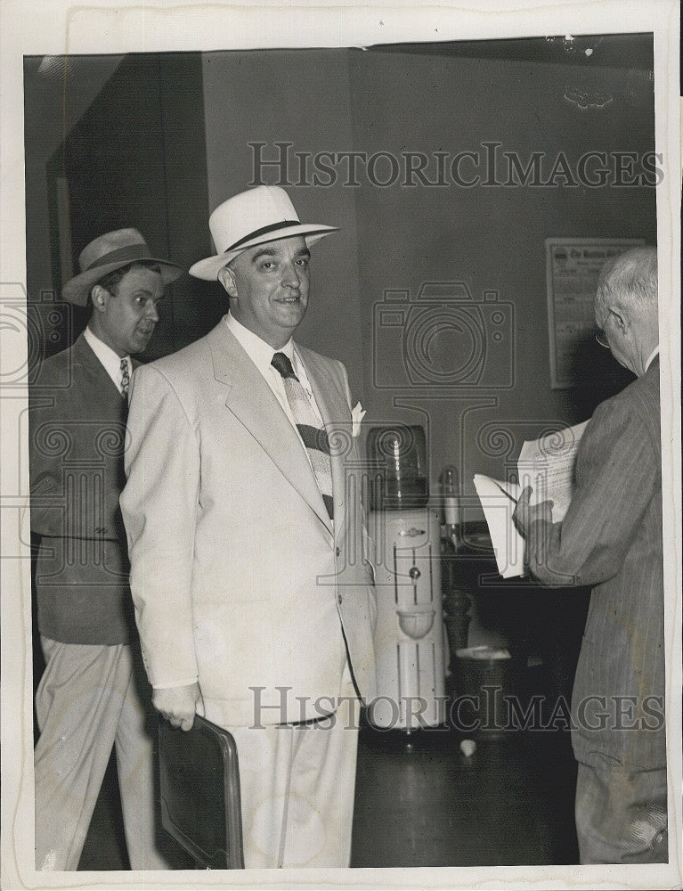 1949 Press Photo Attorney Gen George Fingold at Suffolk court - Historic Images