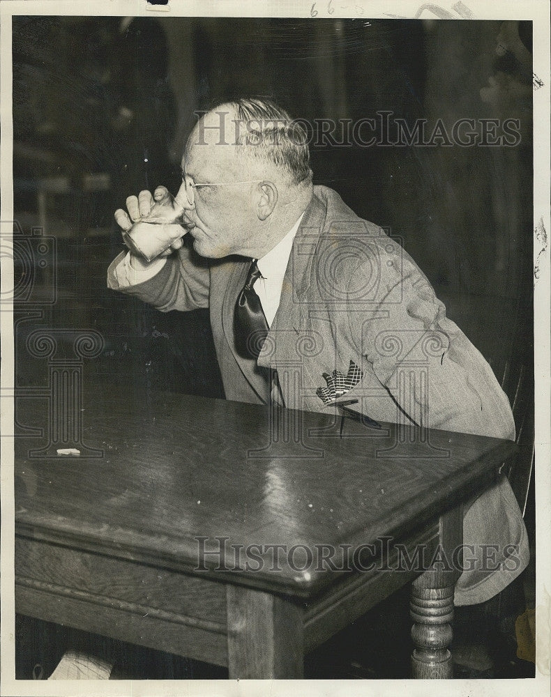 1938 Press Photo Phillip Fish at Taxi Slush Fund hearing - Historic Images