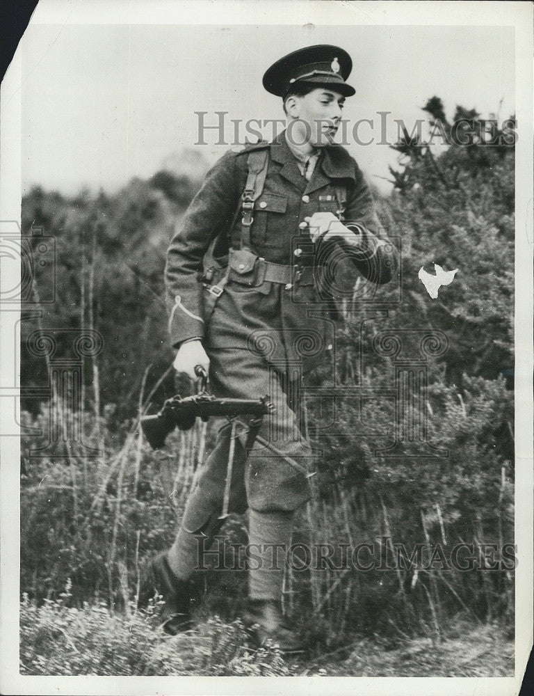 1944 Press Photo Officer Training Corp Viscount Lascelles Battle Of Eton - Historic Images