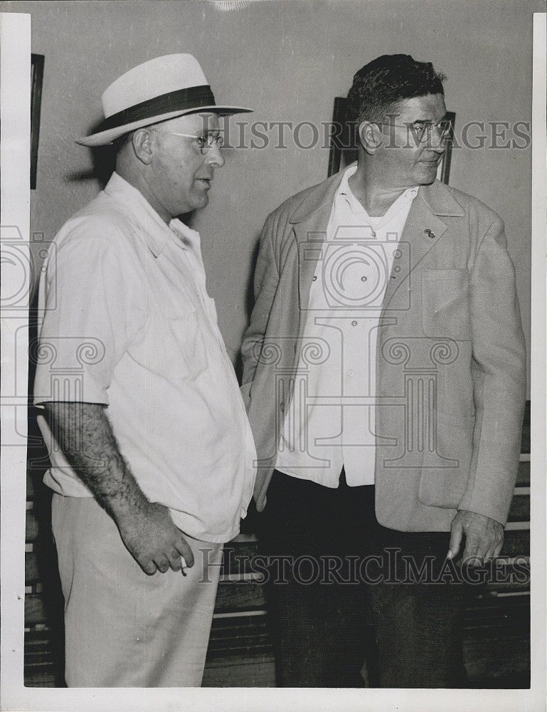 1948 Press Photo Frank Lannan, Frank Feagan at Police Station Reverse Probe - Historic Images