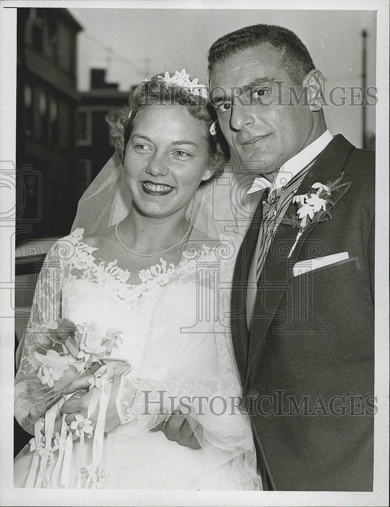 1955 Press Photo Mr Mrs Michael A Ingemi Wedding June Garwitz - Historic Images