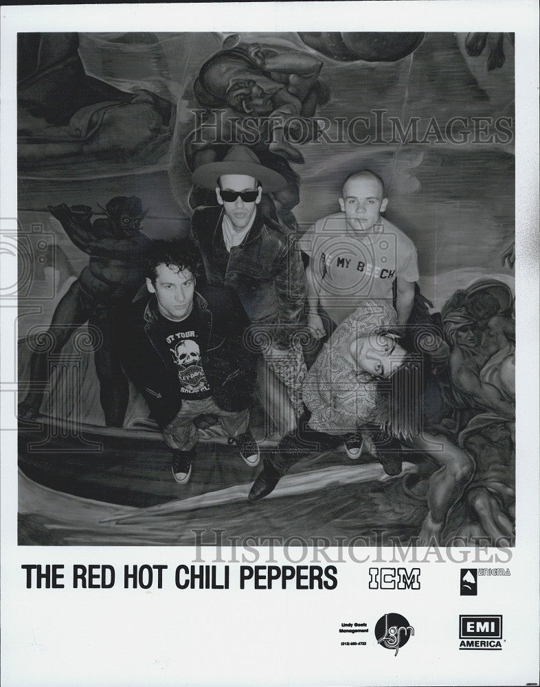 1992 Press Photo The Red Hot Chili Peppers Musicians Band - Historic Images