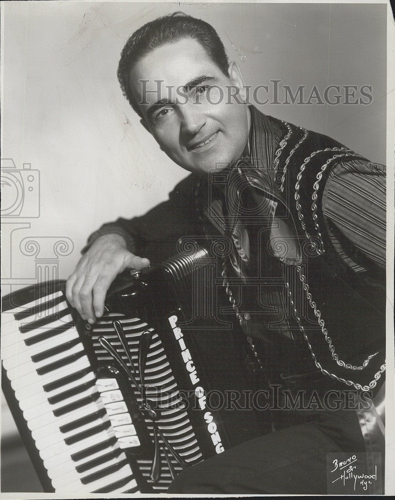 1962 Press Photo Accordion Player and Singer Tony Marci - Historic Images