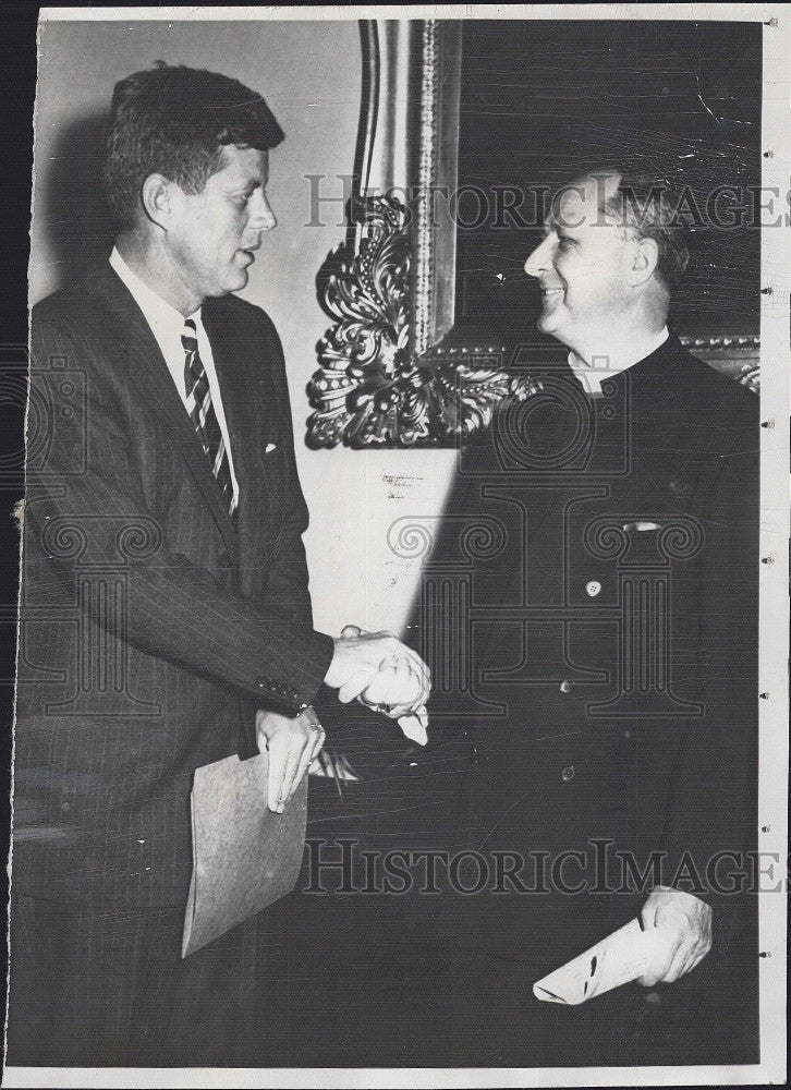 1958 Press Photo Senator John F. Kennedy with Reverend Vincent Brizgys - Historic Images