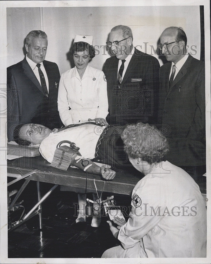 1959 Press Photo Donor Eugene Barker, Mrs. K. O&#39;Neil, P. Kramer, Nurse V. Belair - Historic Images