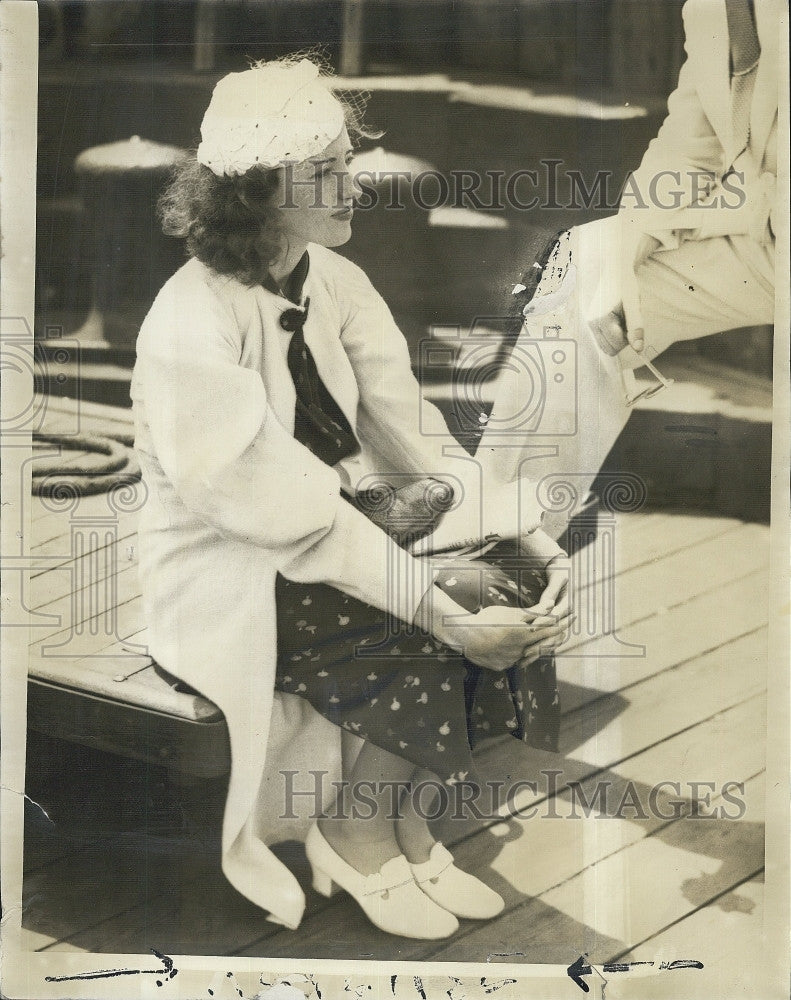 1937 Press Photo Mrs. Bertil Kunihold, Secretary of Embassy Department of State - Historic Images