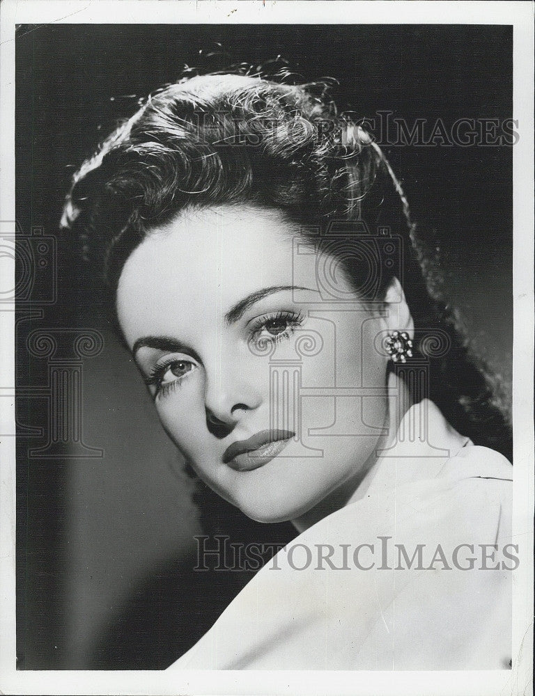 1941 Press Photo Actress Peggy Diggins in &quot;The Spy Swatters&quot; Film - Historic Images