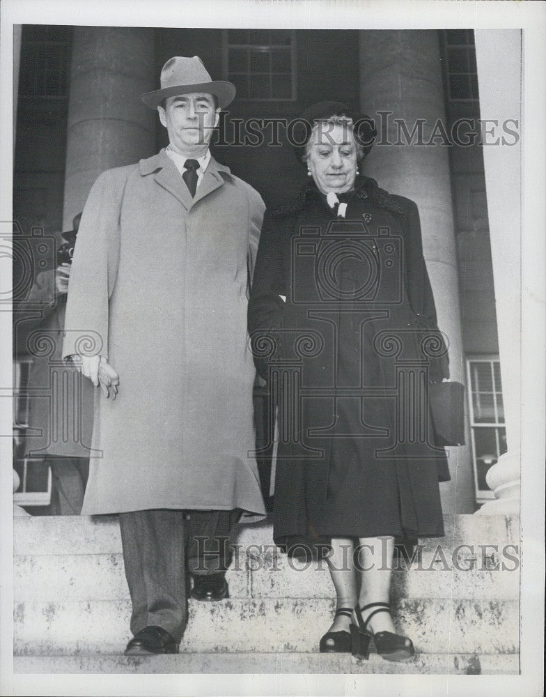 1949 Press Photo Helen Campbell Secretary to Representative J. Parnell Thomas - Historic Images