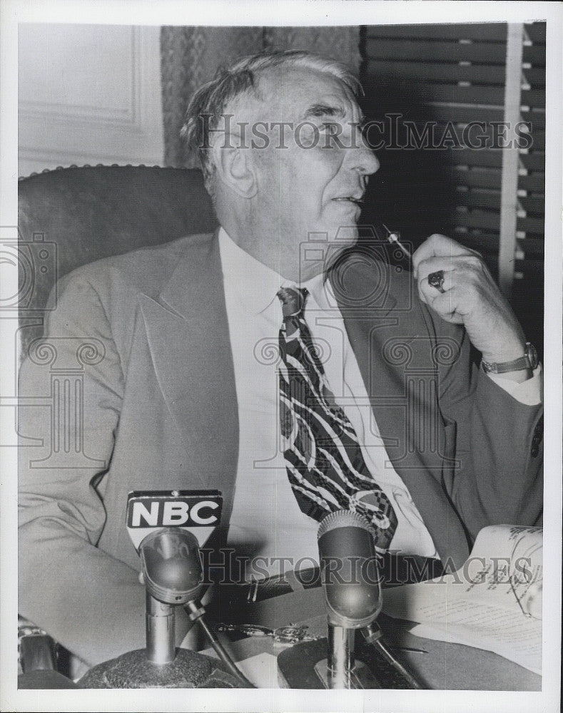 1949 Press Photo Federal Mediation Director Cyrus S. Ching - Historic Images