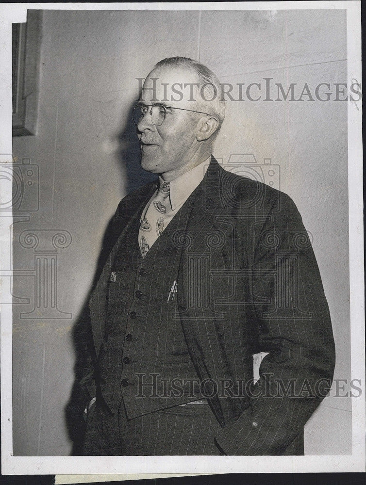 1947 Press Photo Chief of Police, Chester Churchill - Historic Images