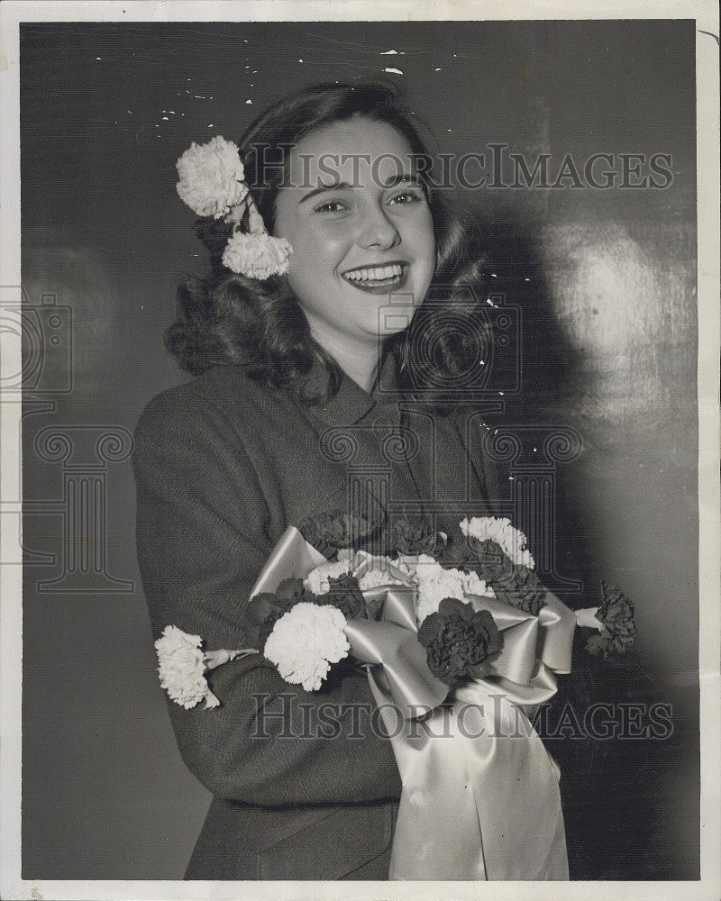 1948 Press Photo Barbara Bromm selected as Leland Powers rep for Carnation Queen - Historic Images