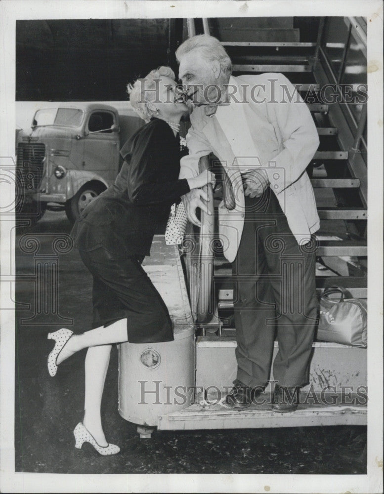 1952 Press Photo Bernarr MacFadden, 84, wife - Historic Images