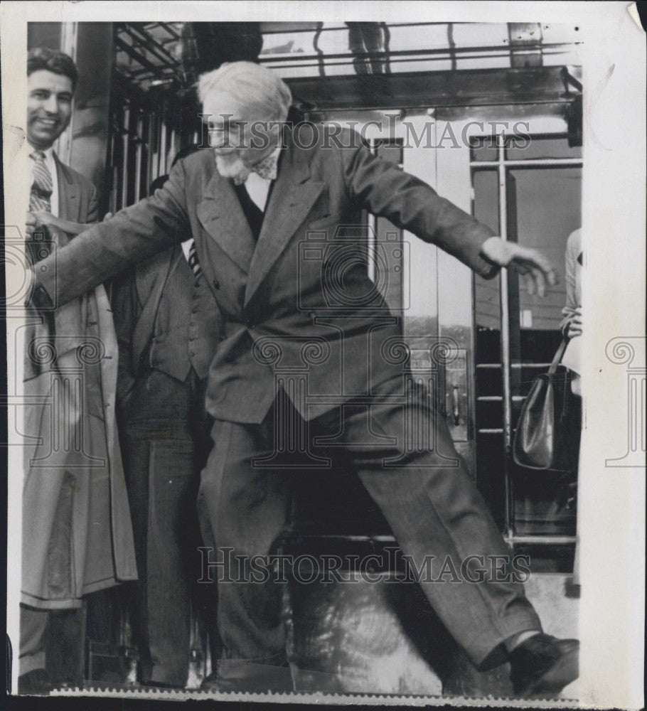 Press Photo Bernarr MacFadden, 86, dances out of jail - Historic Images