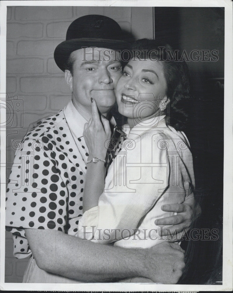 1956 Press Photo Red Skelton, Marie Windsor &quot;The Red Skelton Show&quot; - Historic Images