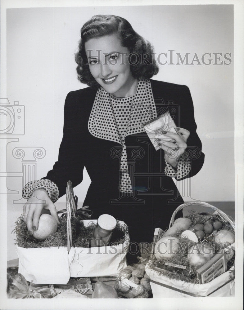 1945 Press Photo Betty Winkler on &quot;Rosemary&quot; - Historic Images