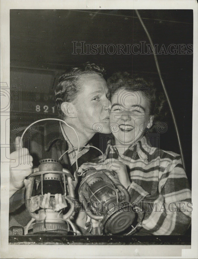 1948 Press Photo Don Winn Jamaica Plain Helen McCarthy Film Actor - Historic Images