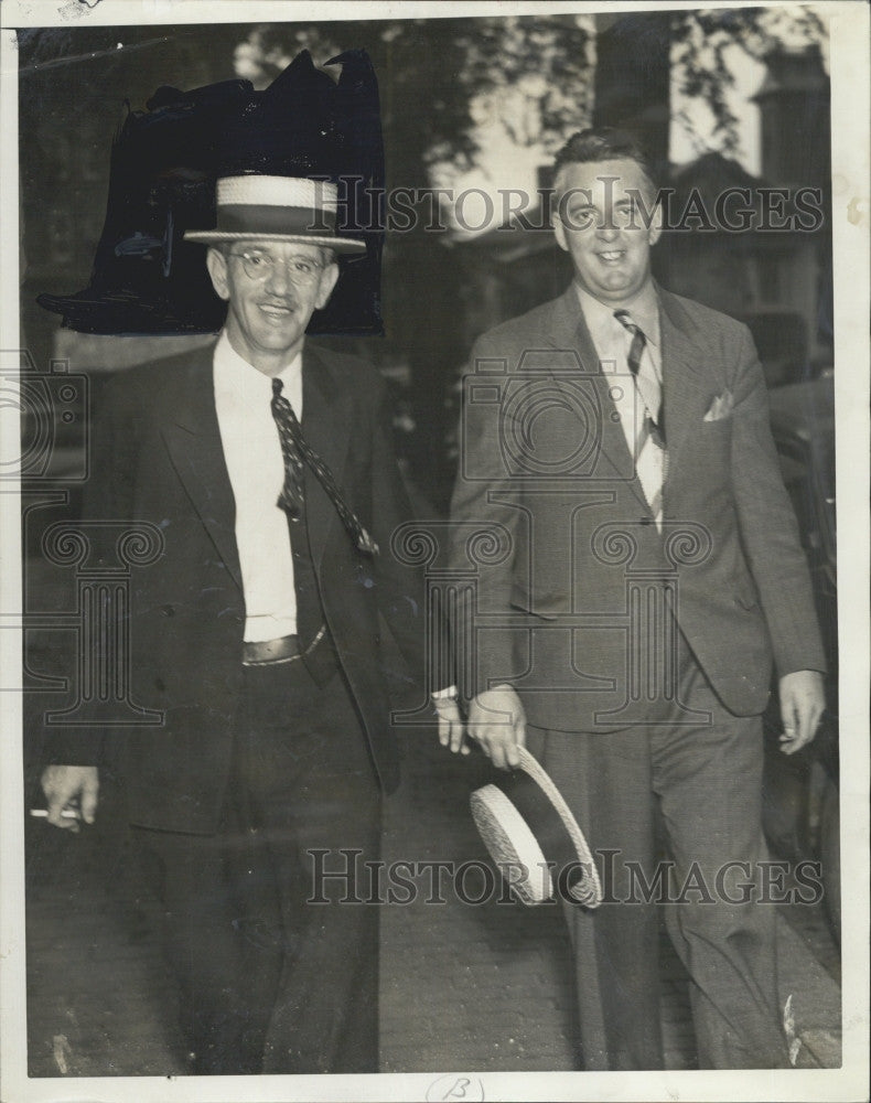 1937 Press Photo J Leo Burke robert Wing Suing Wife For Elimination Of Affection - Historic Images