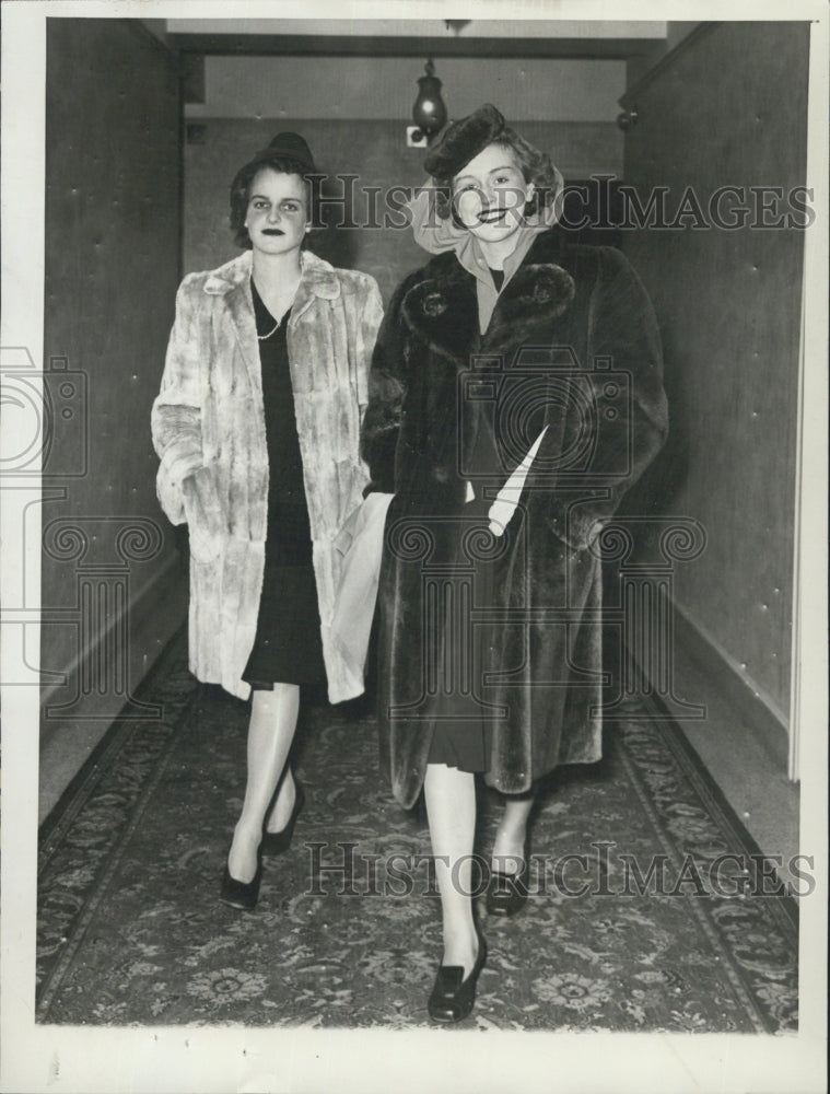 1941 Press Photo Anne Fessenden Edith Winson Fashion Model - Historic Images