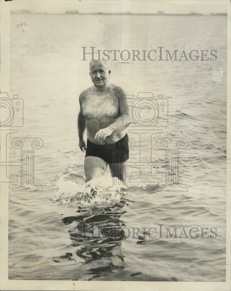 1936 Press Photo Sam Mahony Celebrates 75th Birthday With Cold Swim - Historic Images