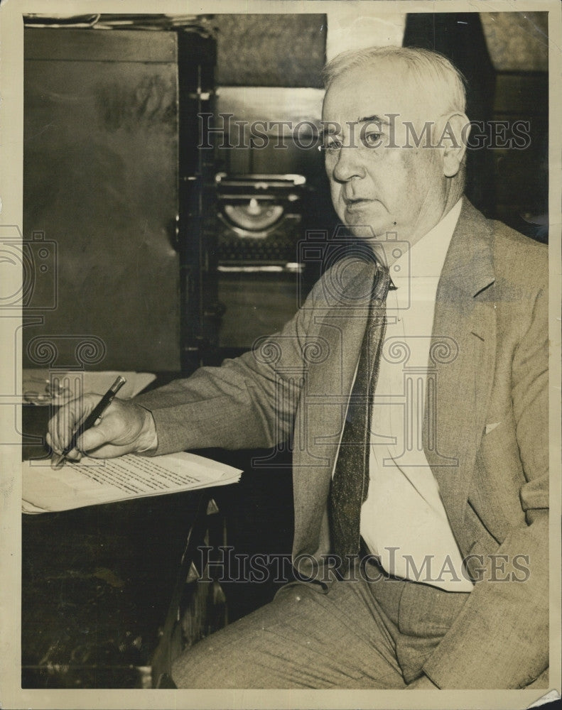 1949 Press Photo Steve Mahoney Daily Record Sports Editor - Historic Images