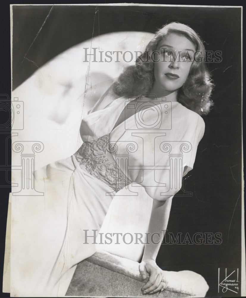 1954 Press Photo Comedienne Mitzi Green in &quot;Colgate Comedy Hour&quot; - Historic Images