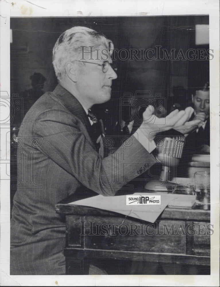 1941 Press Photo Philip La Follette testifying at Lend-Lease Bill hearing - Historic Images