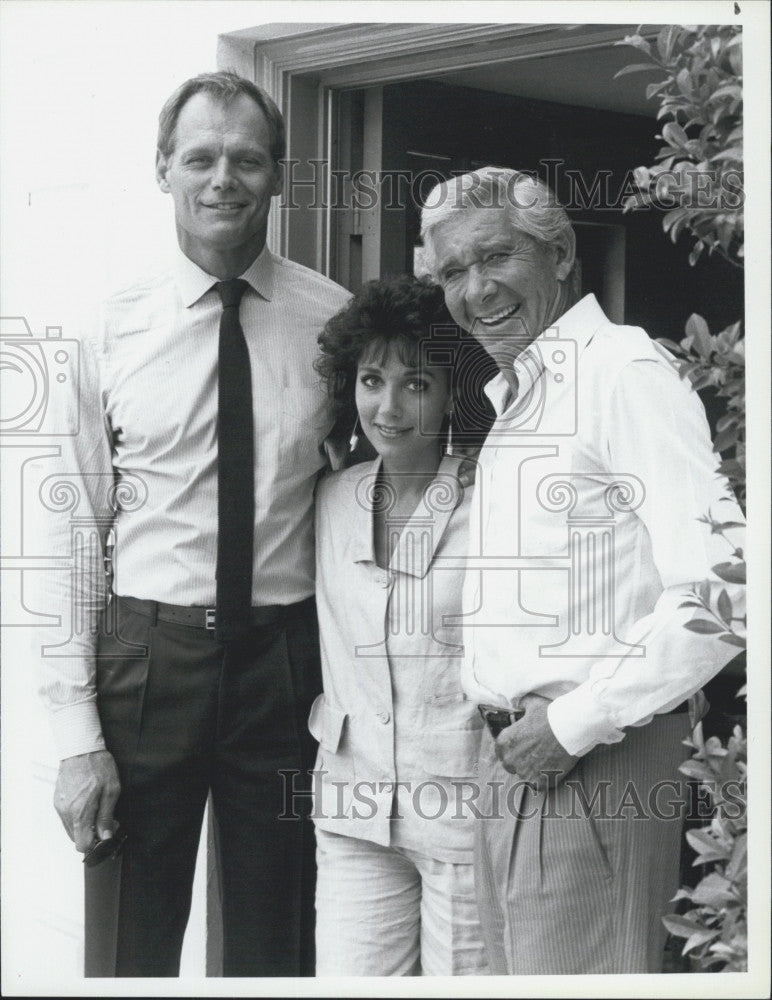 1986 Press Photo S. Kramer, J. Murray, F. Dryer &quot;Killer in a Halloween Mask&quot; - Historic Images