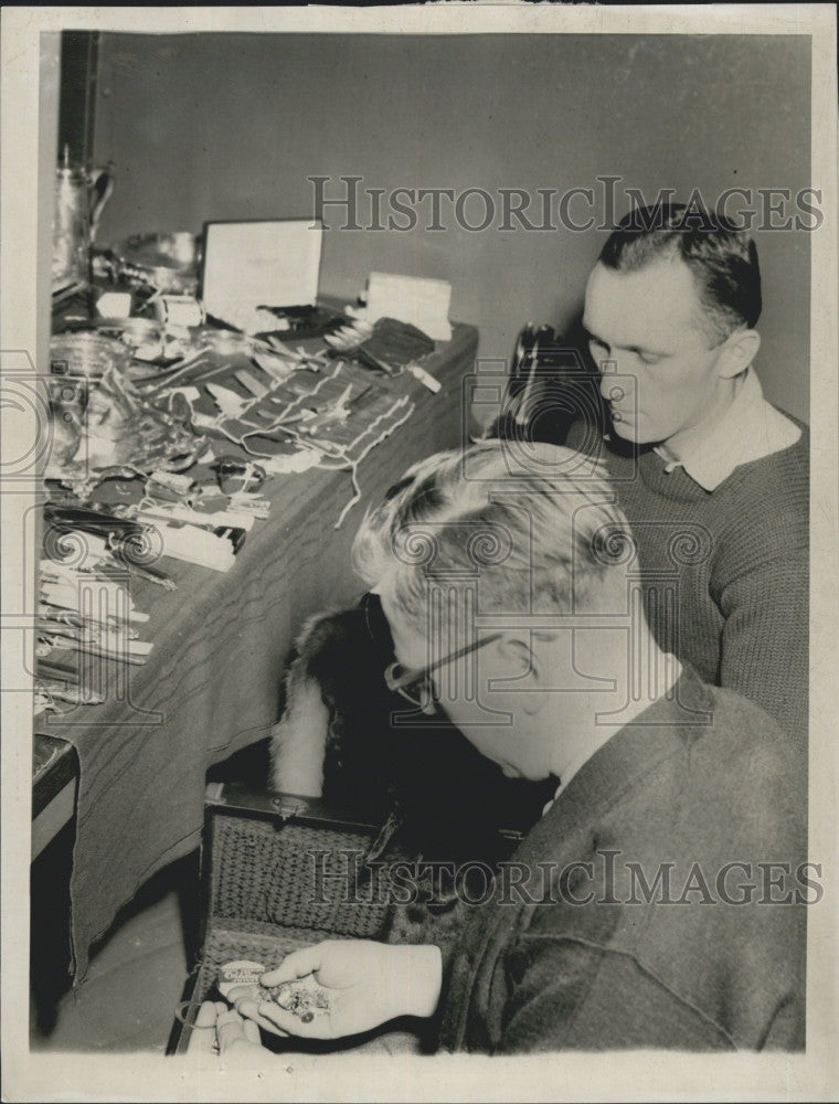 1956 Press Photo Trooper John J.Kulik and Edward A.Haradan. - Historic Images