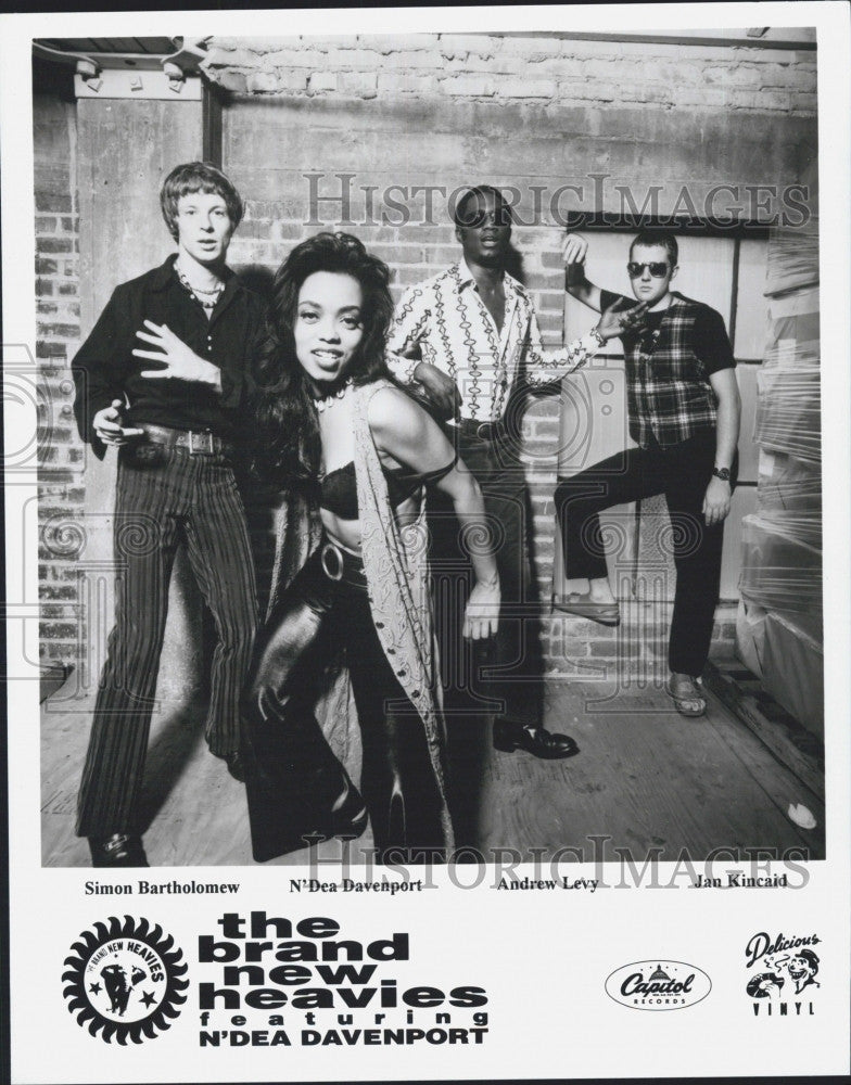 Press Photo The Brand New Heavies featuring N&#39;Dea Davenport - Historic Images