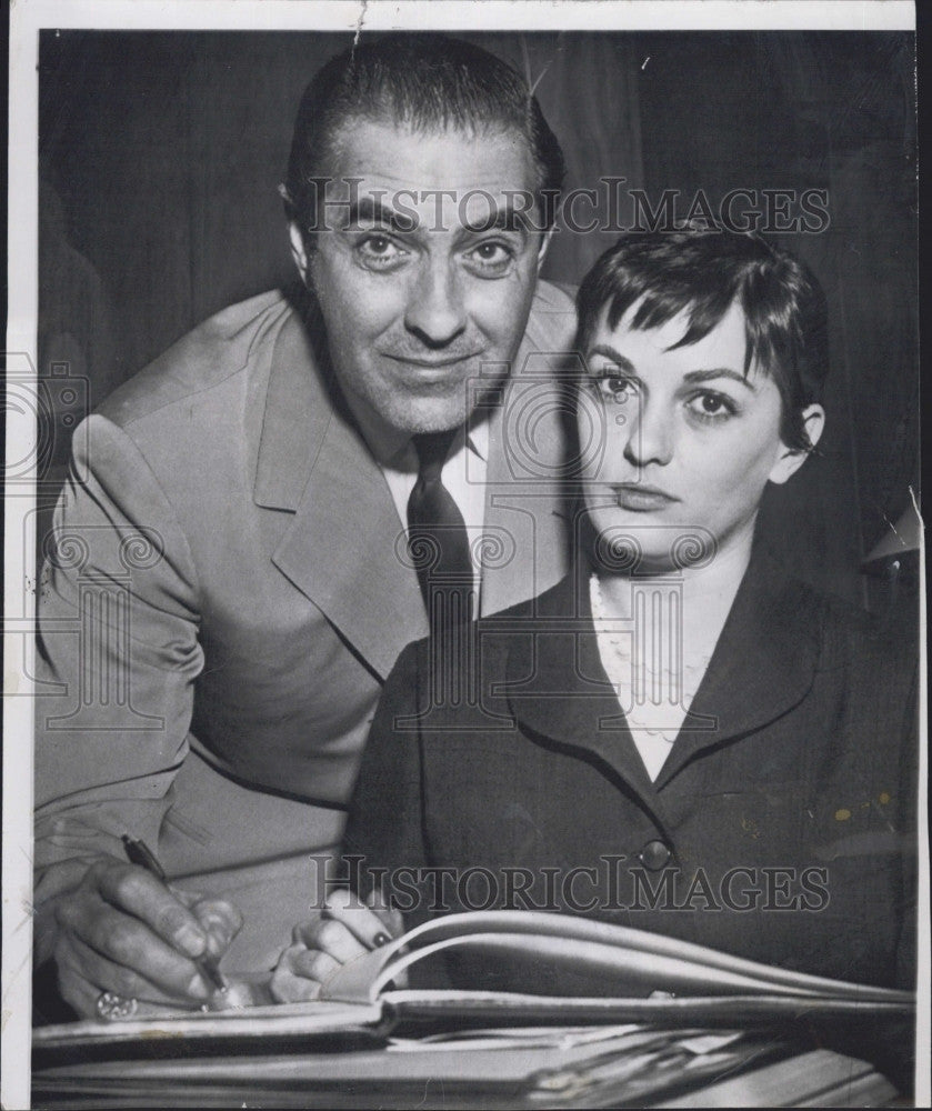 1958 Press Photo Actor Tyrone Power and bride Deborah M Minardes - Historic Images