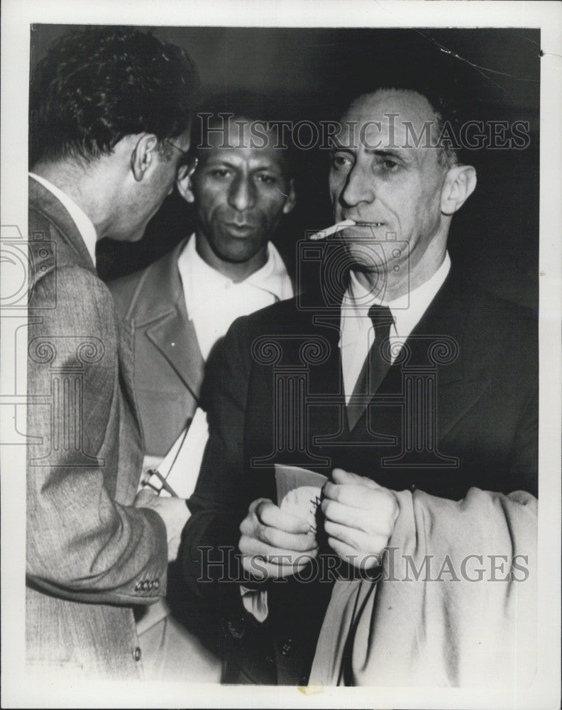 1950 Press Photo Union Leader Harry Bridges arrives Chicago Revoked Citizenship - Historic Images