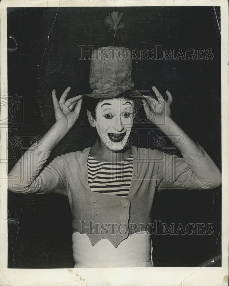 1957 Press Photo Mime Marcel Marceau at Sanders Theatre for Cambridge Dama Fest - Historic Images