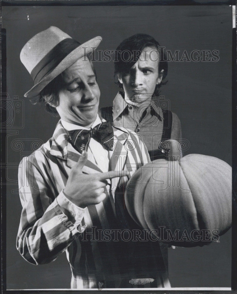 1975 Press Photo Henry MacLure &amp; kevin Ryan in &quot;The Pumpkin Princess&quot; - Historic Images