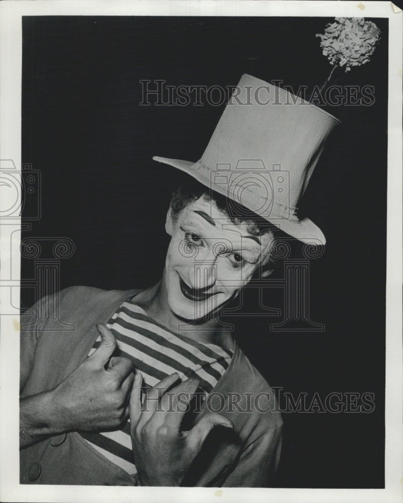 1955 Press Photo Mime, Marcel Marceau to perform at  Wilbur Theater - Historic Images