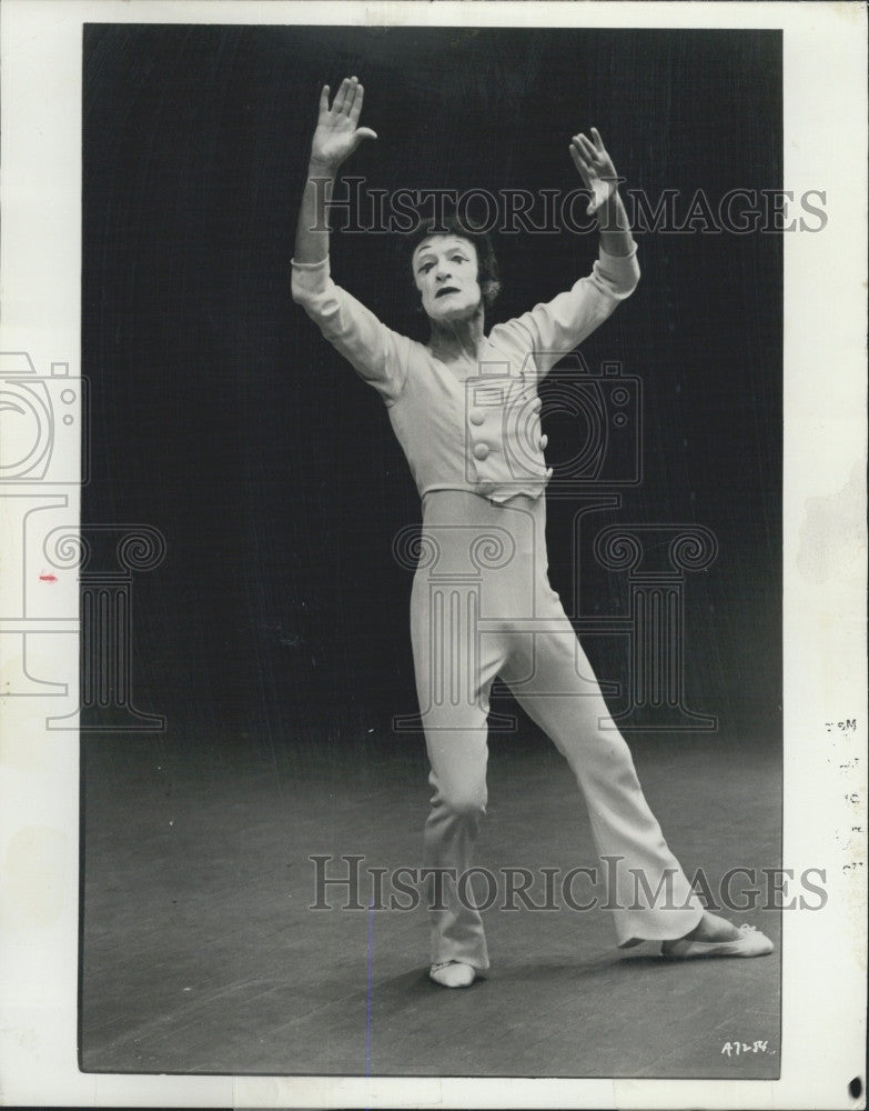 Press Photo Pantomimist, Marcel Marceau performs - Historic Images