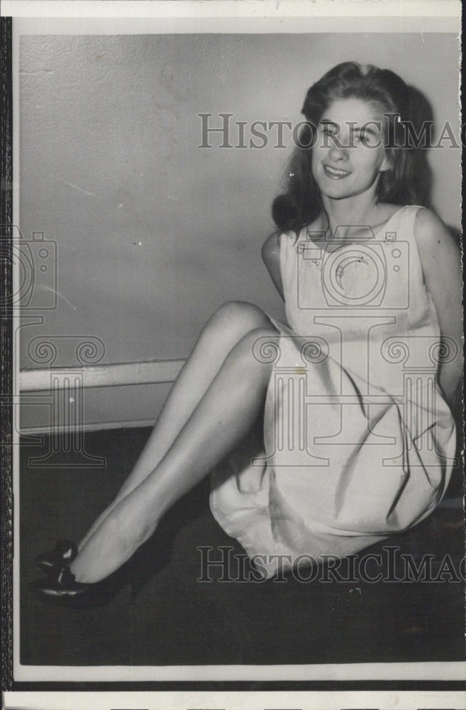 1960 Press Photo 20year old Dancer Evelyn Sue Neal testified in Federal Court - Historic Images