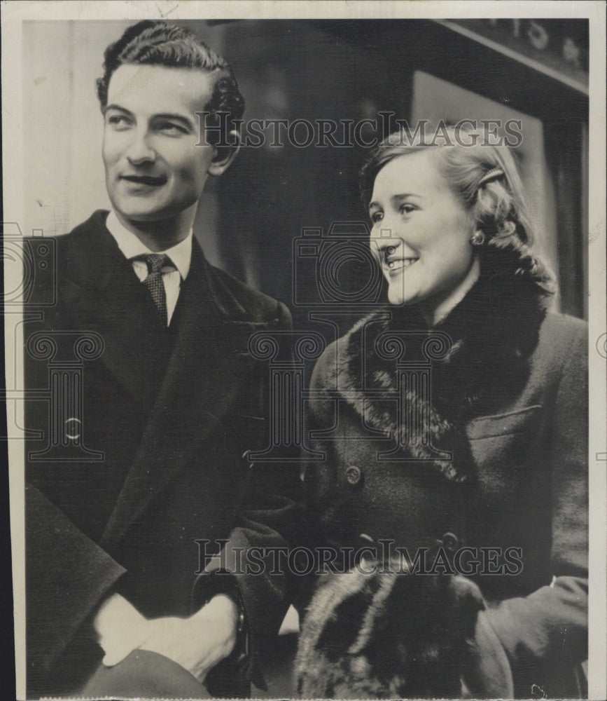 1949 Press Photo Leslie Nast and Fiance Lord St. Just in London - Historic Images