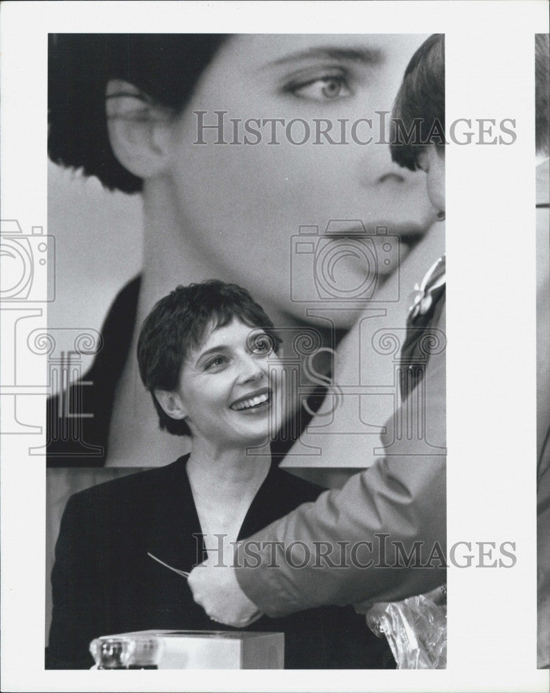 1993 Press Photo Isabella Rosselini at Lauriettes Book signing - Historic Images