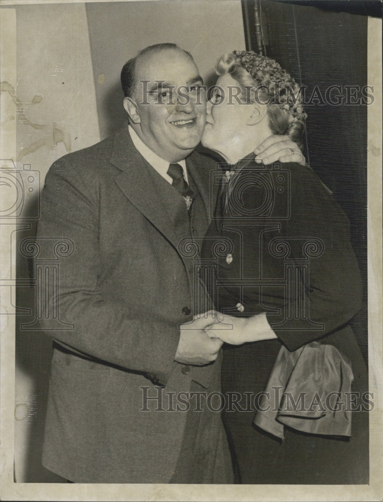 1952 Press Photo Attorney General Fingold And His Wife - Historic Images