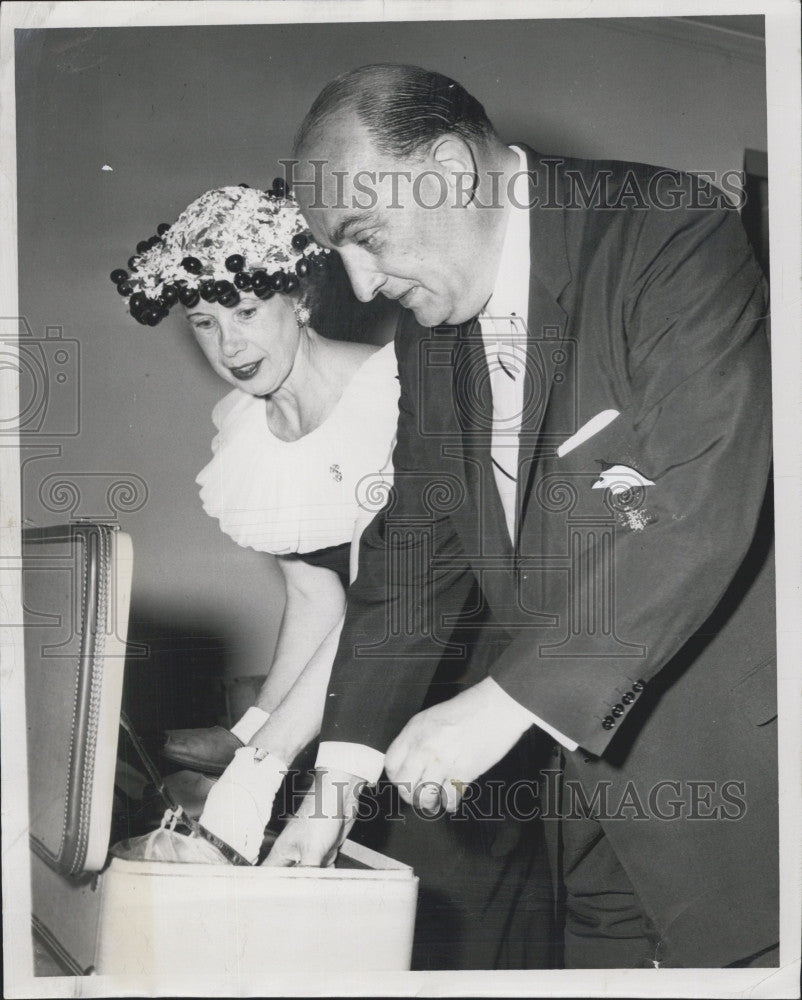 1958 Press Photo Atty Gen George Fingold Wins Gubernatorial Contest - Historic Images