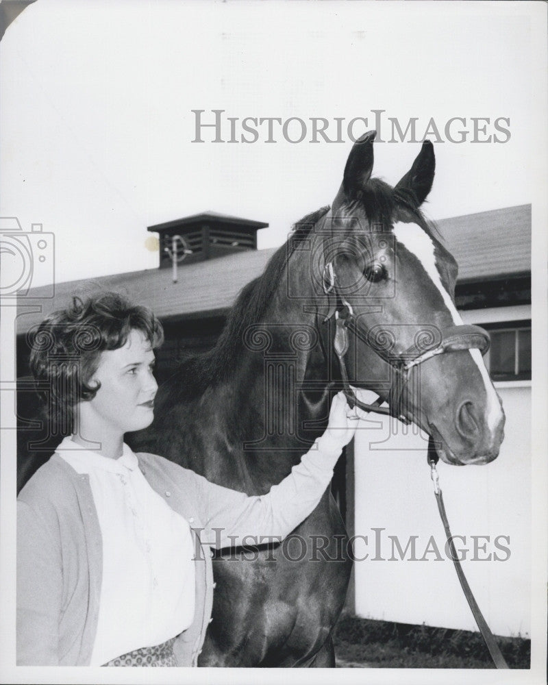 1962 Press Photo Holiday Star  with Gene LaRue. - Historic Images