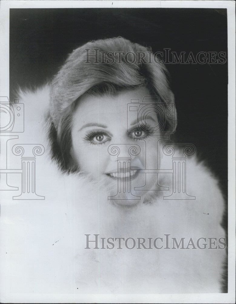 1975 Press Photo Actress Angela Lansbury In Scream For Theatre Guild American - Historic Images