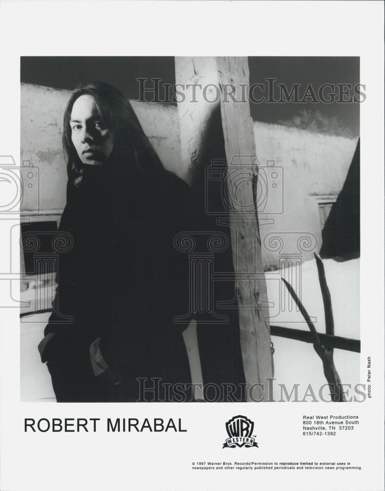 1997 Press Photo Robert Mirabal, flute player - Historic Images