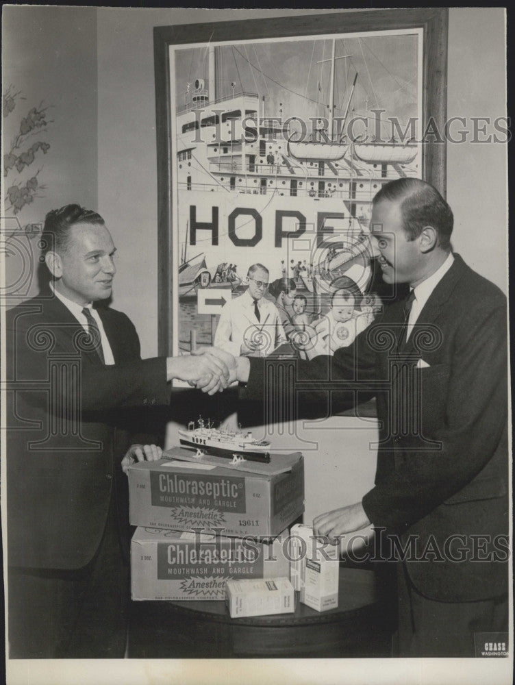 1961 Press Photo Dr. Robert Schattner, Dr. Arnold J. Smoller - Historic Images